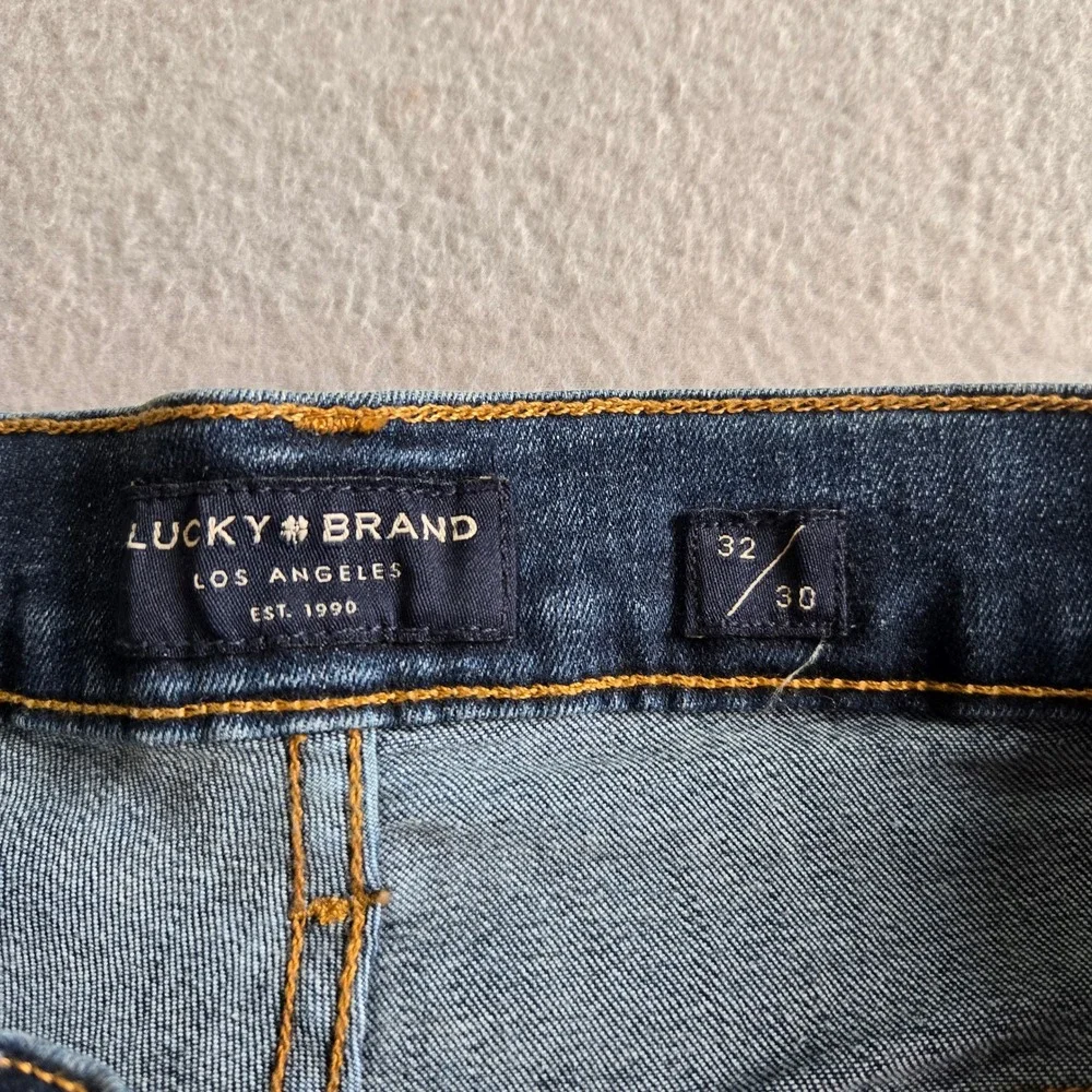Lucky Brand 221 Straight Jeans Mens 32x30 Blue Medium Wash Denim Mid Rise